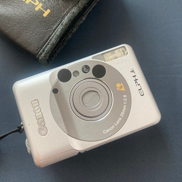 CANON Elph APS Film Camera / 26mm lens. Classic design with Case - Picture 1 of 6